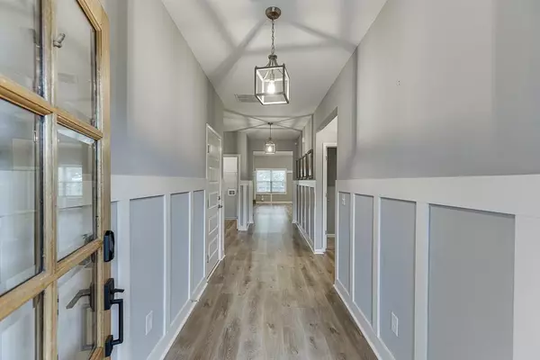 Commerce, GA 30529,237 Oakwood DR