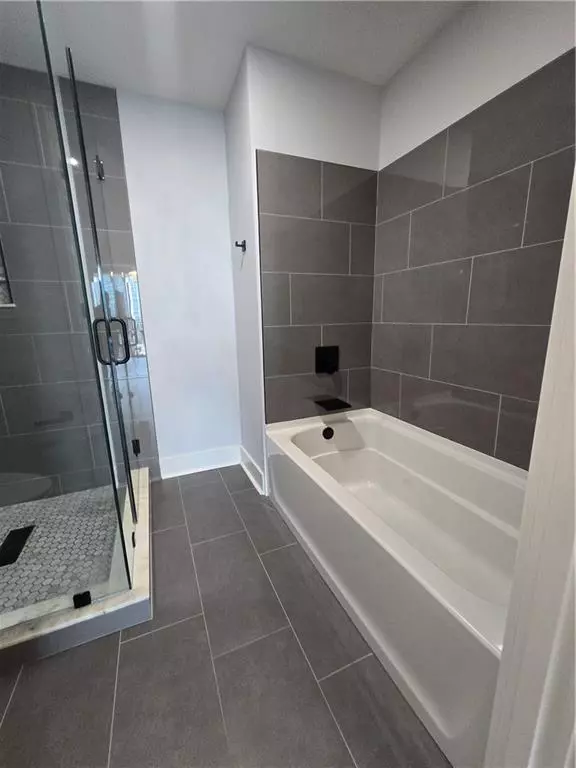 Atlanta, GA 30326,3338 Peachtree RD NE #1809