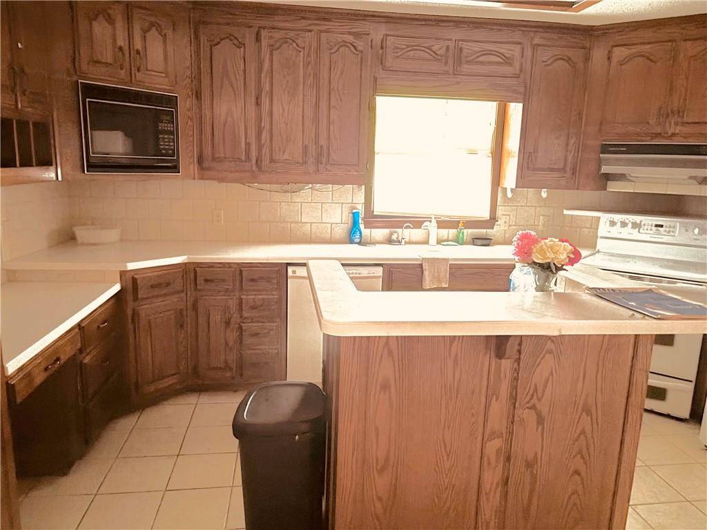 Conyers, GA 30094,5207 W Shore DR SW