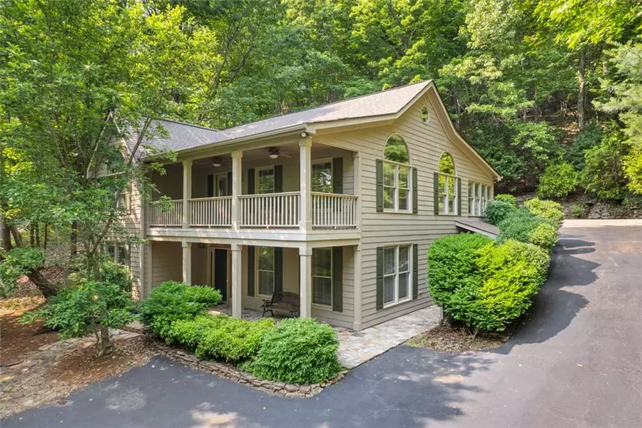 1121 Woodland TRCE, Big Canoe, GA 30143