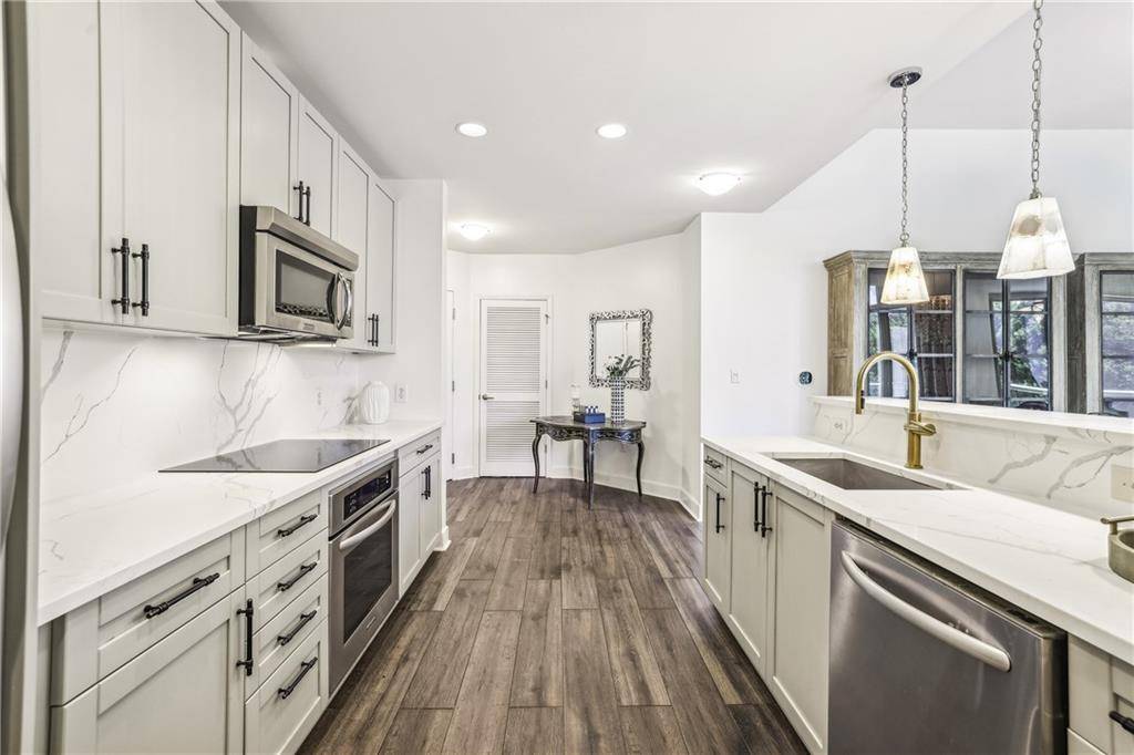 Atlanta, GA 30305,2795 Peachtree RD NE #302