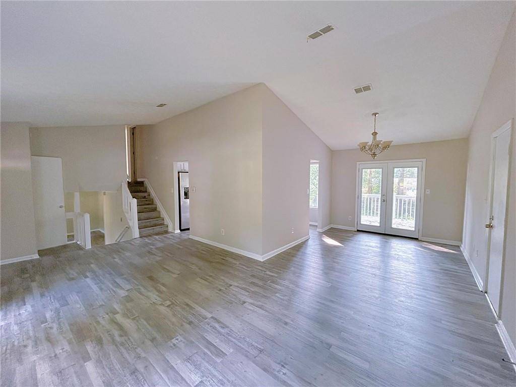 Stone Mountain, GA 30083,566 Aberdeen DR