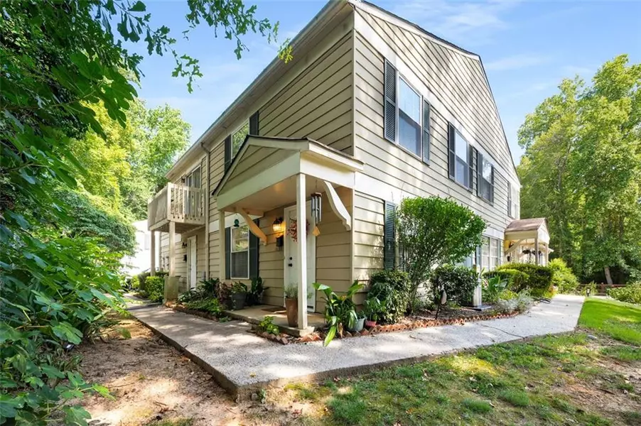 1305 SURREY LN SW, Marietta, GA 30008