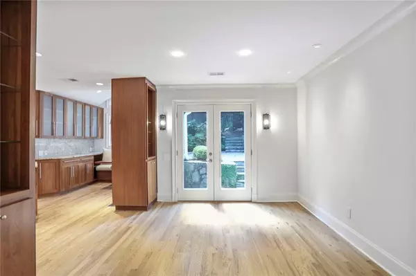 Atlanta, GA 30309,220 Huntington RD NE