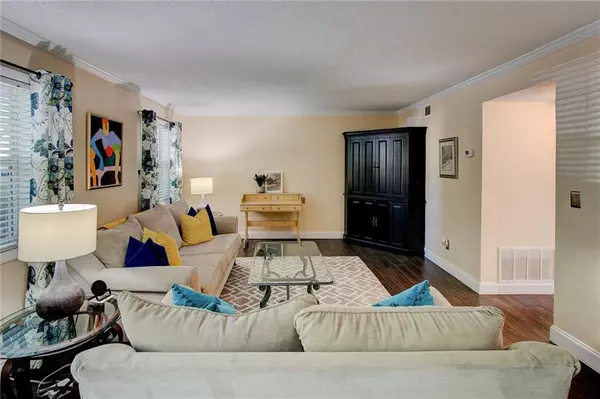 Atlanta, GA 30328,6900 Roswell RD #G5