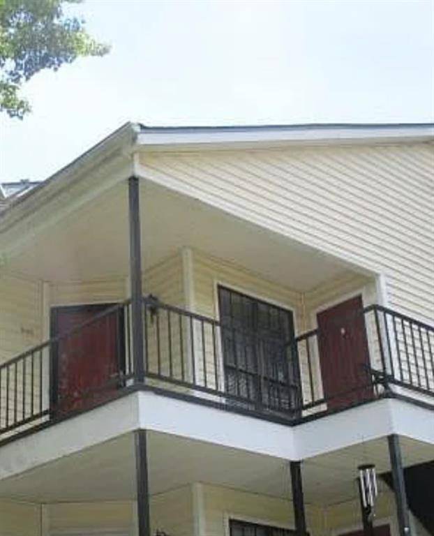 549 Windchase LN, Stone Mountain, GA 30083