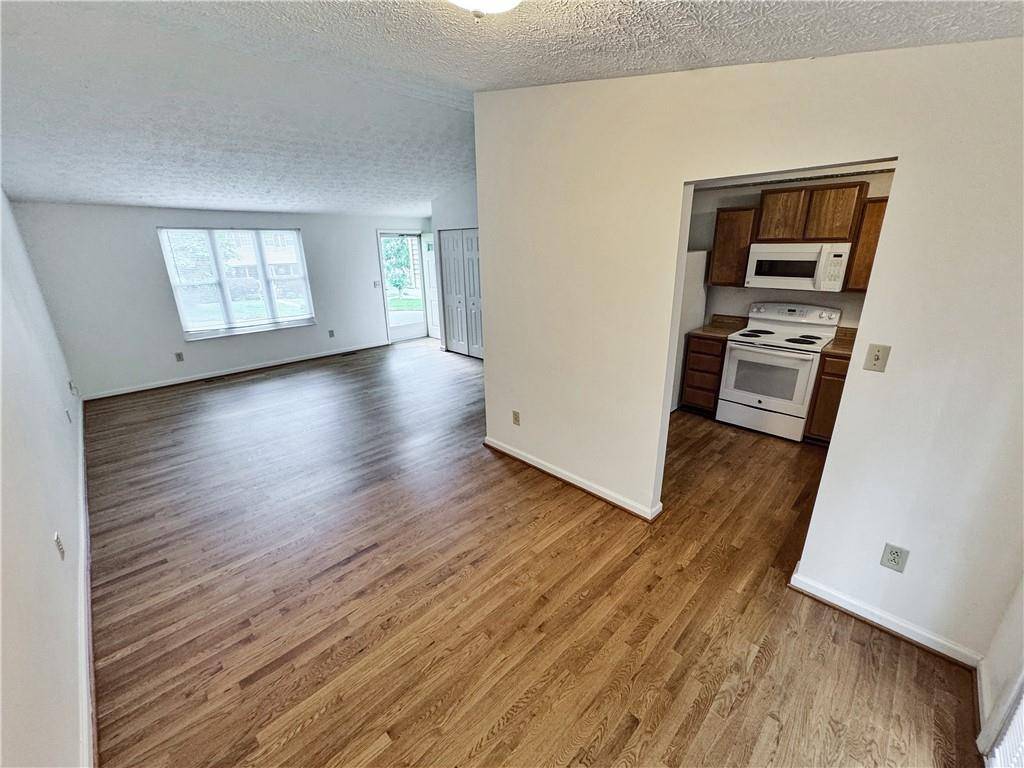 Roswell, GA 30075,100 Roswell Farms CT