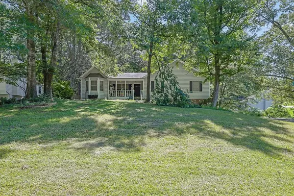 215 Valley Brook DR, Woodstock, GA 30188