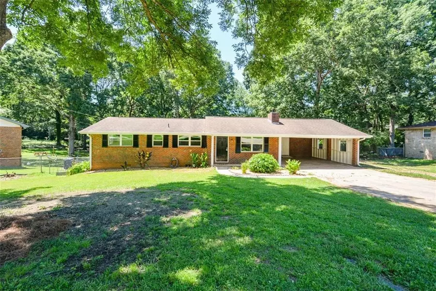 5875 N Bear DR, Douglasville, GA 30135