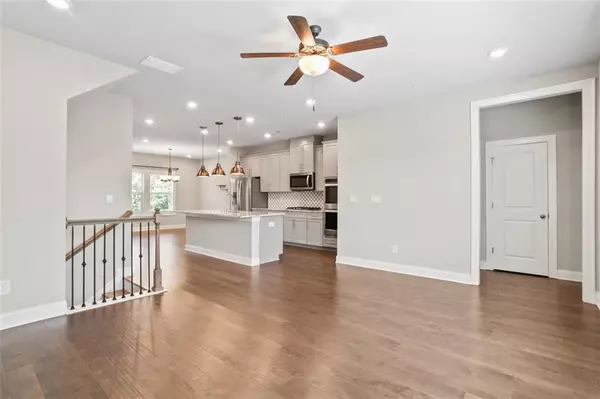 Woodstock, GA 30188,320 Lincoln ST