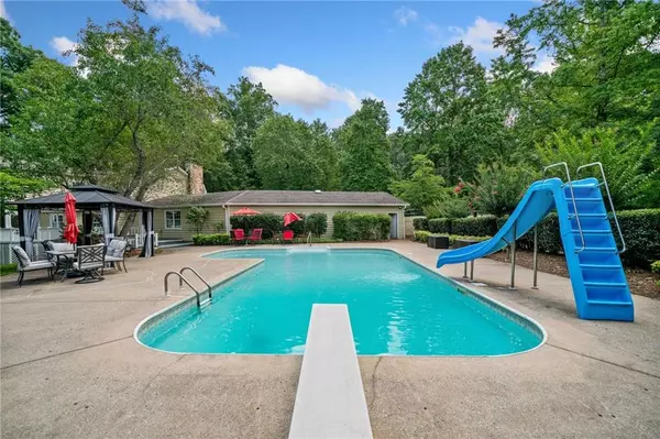444 Pineview DR, Canton, GA 30114