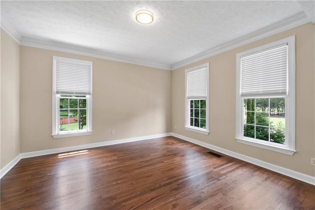 Atlanta, GA 30331,1811 Lake Cove DR SW
