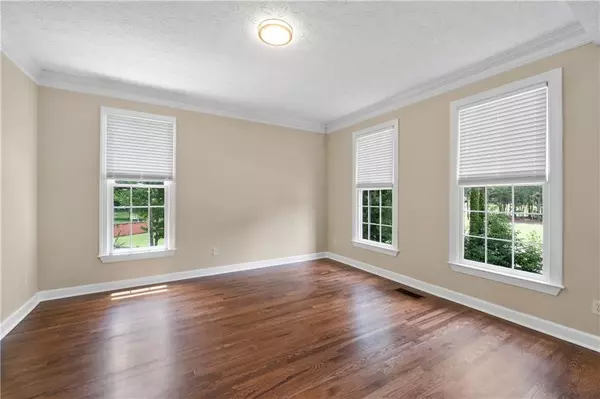 Atlanta, GA 30331,1811 Lake Cove DR SW