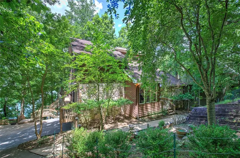 166 Douglas Fir DR, Waleska, GA 30183