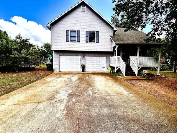 180 WOODBRIDGE DR, Dallas, GA 30157