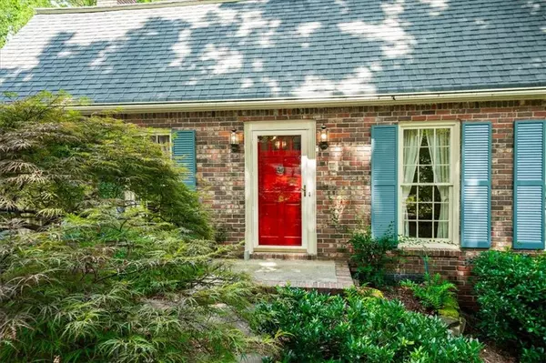 Decatur, GA 30033,1374 Country Squire DR