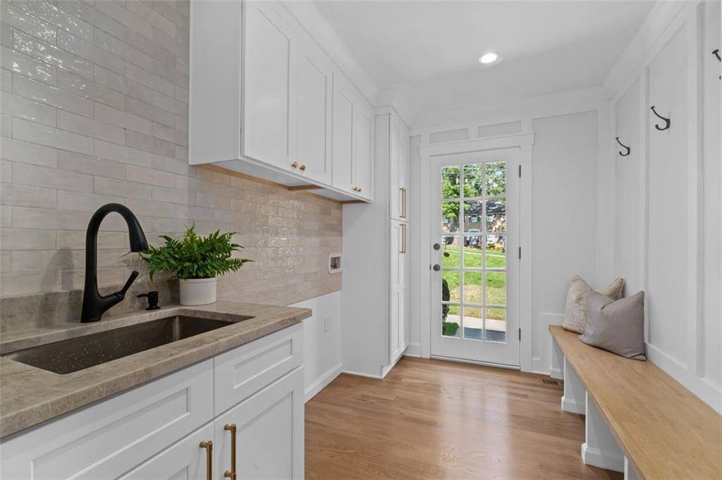 Dunwoody, GA 30338,5143 Meadowlake LN