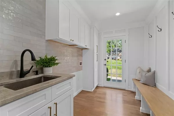 Dunwoody, GA 30338,5143 Meadowlake LN