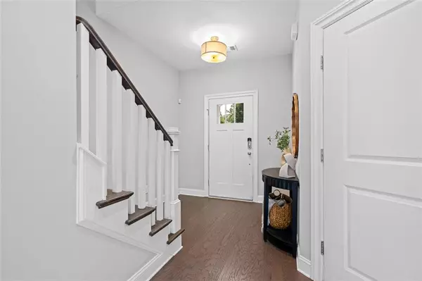 1055 Johnsons GRV, Atlanta, GA 30318