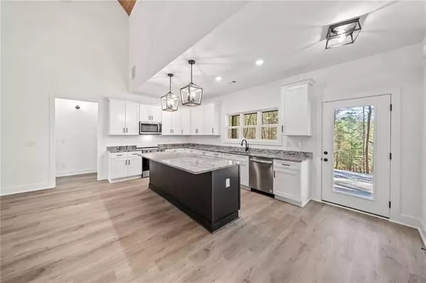 Ellijay, GA 30540,32 Holly WAY