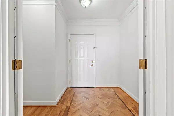 Atlanta, GA 30326,3334 Peachtree RD NE #1207