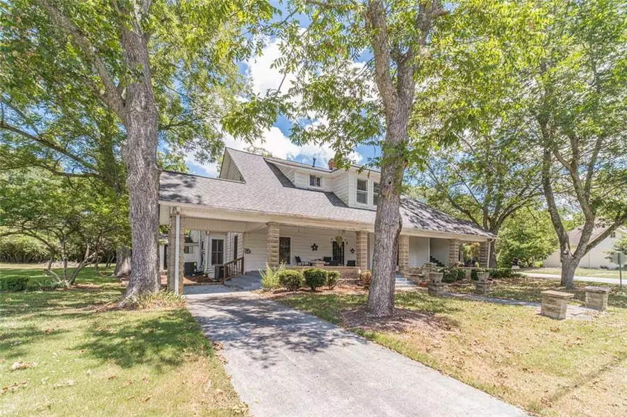 284 Covington ST, Loganville, GA 30052