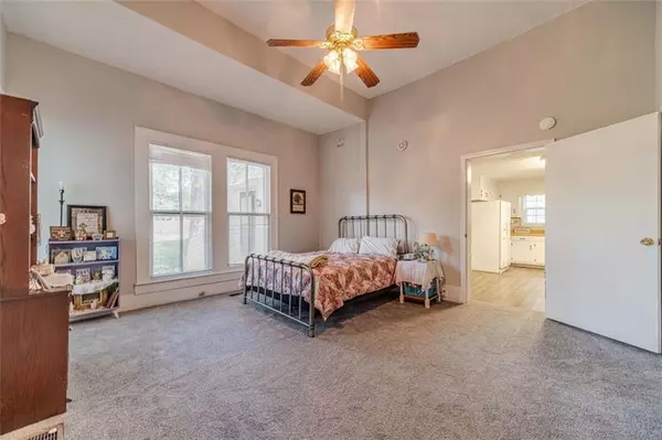 Loganville, GA 30052,284 Covington ST