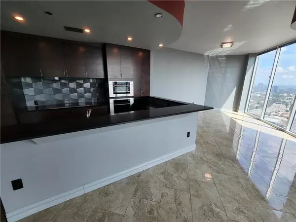 Atlanta, GA 30308,400 W Peachtree ST NW #3916