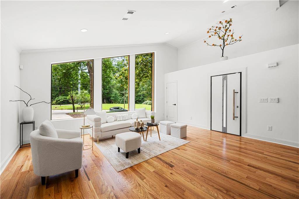 Atlanta, GA 30311,2155 Venetian DR SW