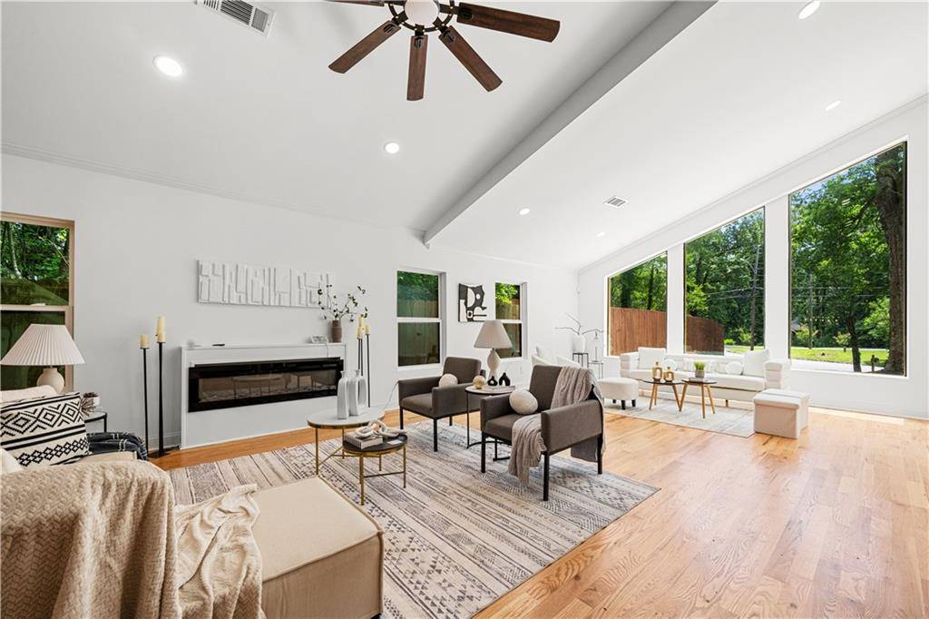 Atlanta, GA 30311,2155 Venetian DR SW