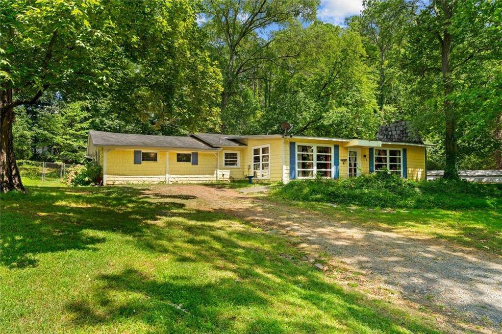 5008 Dianne DR SE, Acworth, GA 30102