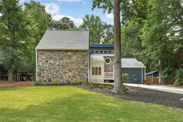 5296 Amhurst Dr., Peachtree Corners, GA 30092