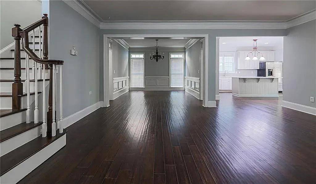 Sandy Springs, GA 30350,996 Pitts RD