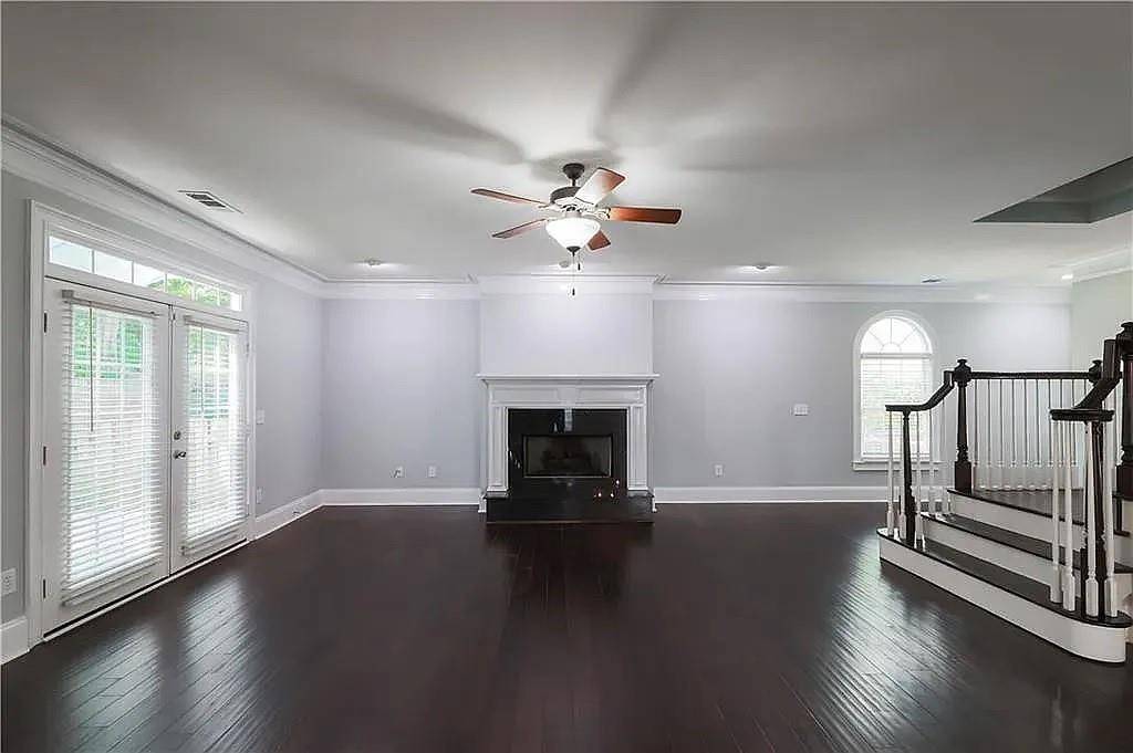 Sandy Springs, GA 30350,996 Pitts RD