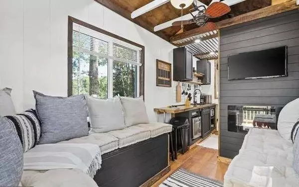 Blue Ridge, GA 30513,465 White Oak CIR