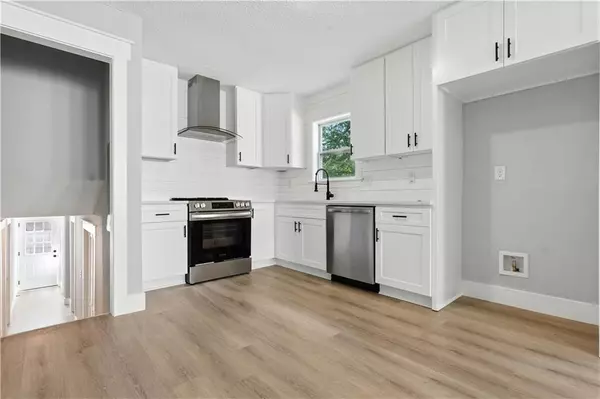Acworth, GA 30101,4996 Hunters Cove DR