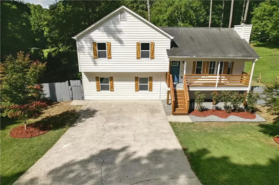 4996 Hunters Cove DR, Acworth, GA 30101