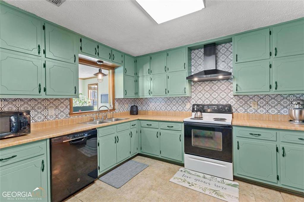 Ellenwood, GA 30294,5931 BRASSIE RIDGE LN