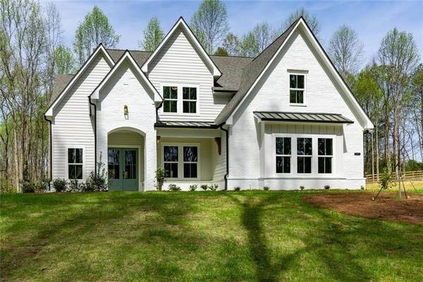 8240 Scarlett Grace LN, Gainesville, GA 30506