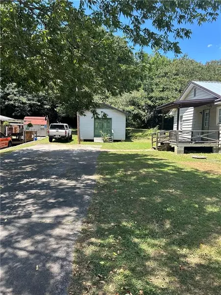 1092 Dry Valley RD, Rossville, GA 30741