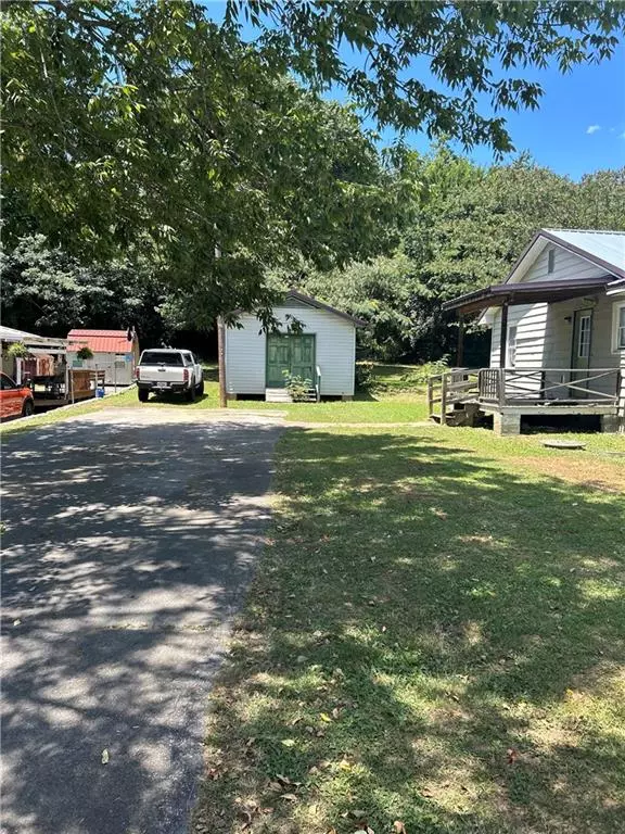 1092 Dry Valley RD, Rossville, GA 30741