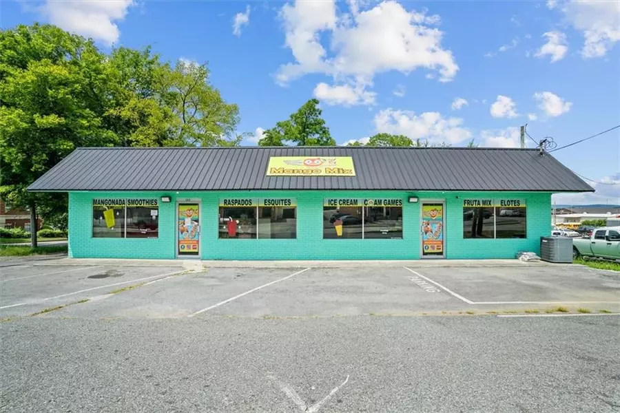 355 S Wall ST, Calhoun, GA 30701