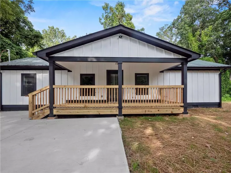 1840 Moore LN, Gainesville, GA 30507