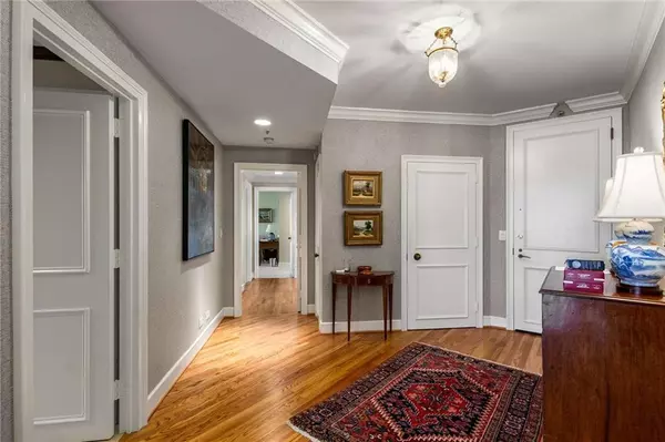 Atlanta, GA 30305,2660 Peachtree RD NW #16F