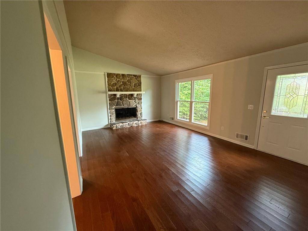 Woodstock, GA 30188,307 Summer CT