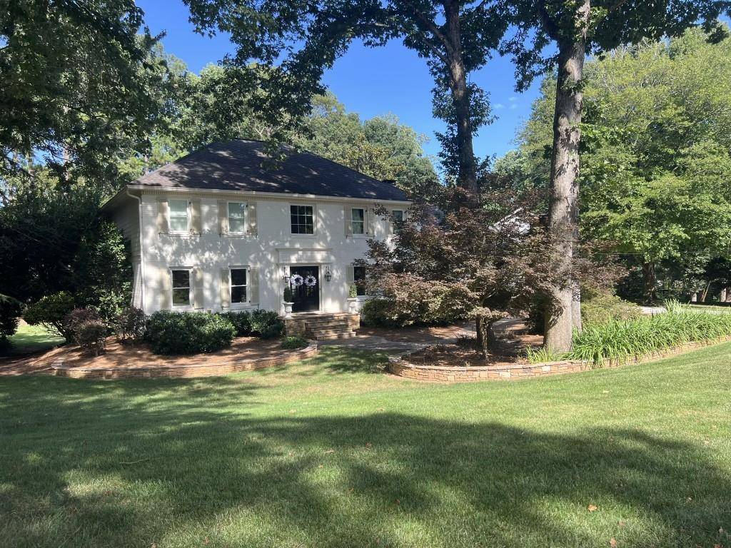 5653 Trowbridge DR, Dunwoody, GA 30338