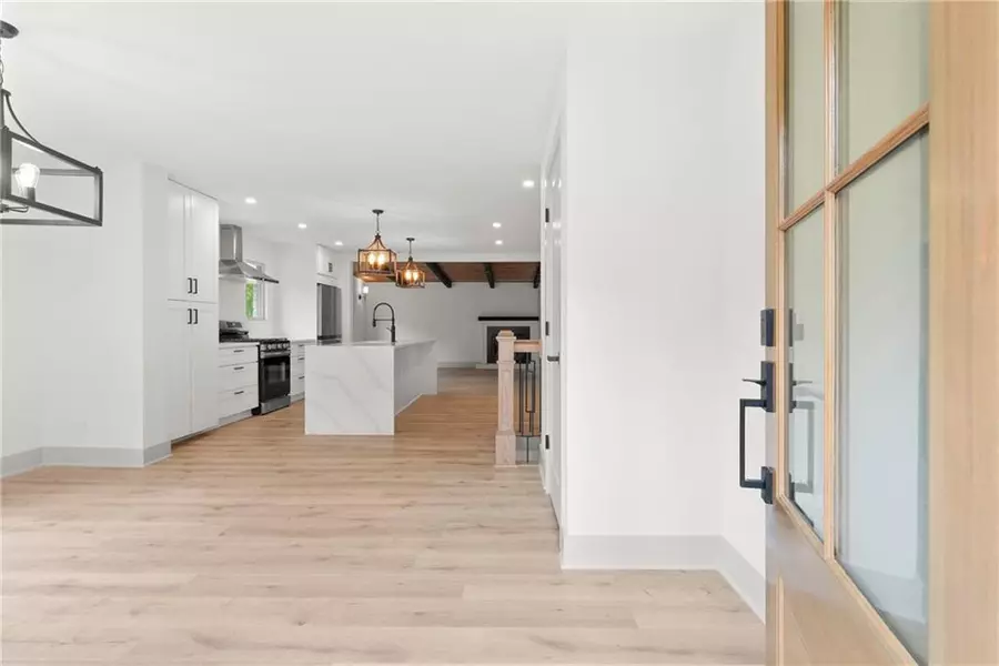 3216 Woodview DR SE, Smyrna, GA 30082