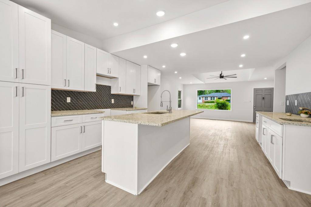Atlanta, GA 30311,1712 Venetian DR SW