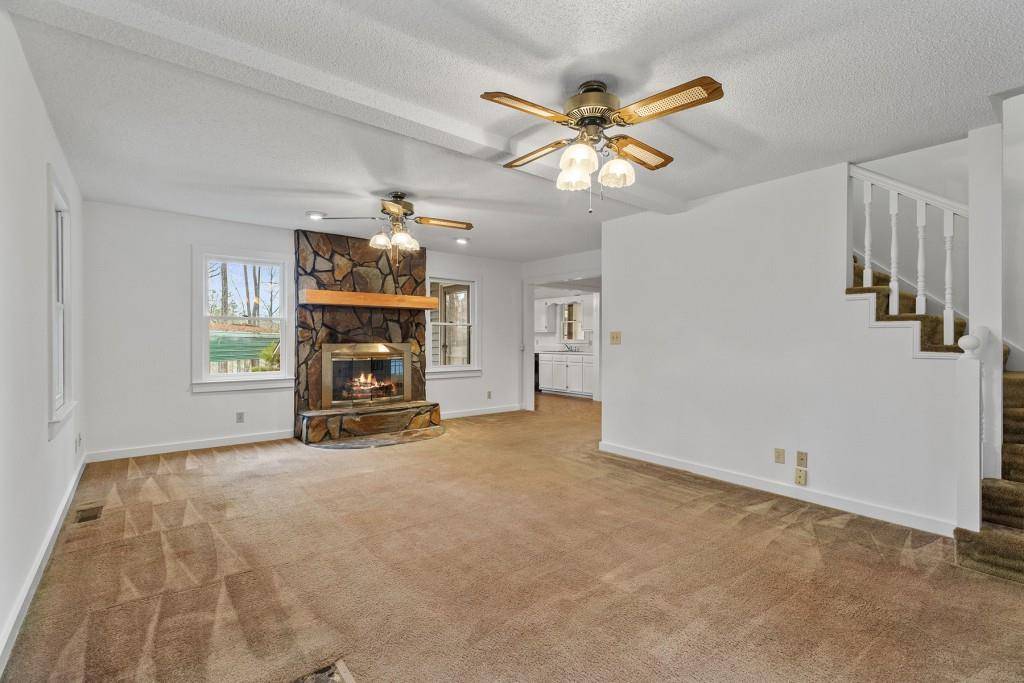Newnan, GA 30263,3009 Roscoe RD
