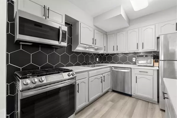 2965 Pharr Court South NW #304, Atlanta, GA 30305